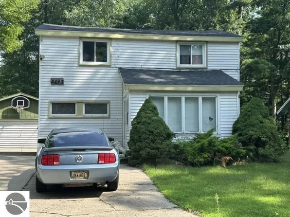 2443 Valley Rd, East Tawas, MI 48730