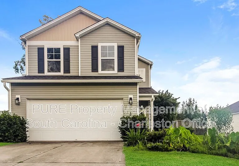 407 Greywood Ln — Photo 2