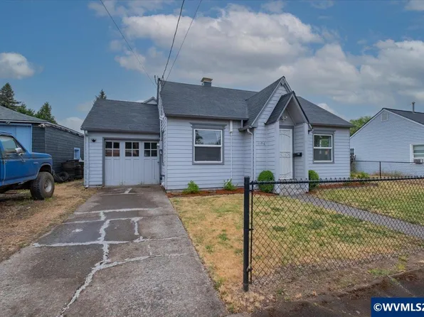 1176 Grove St, Lebanon, OR 97355