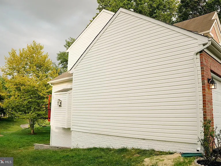 9013 Melody Dr — Photo 21