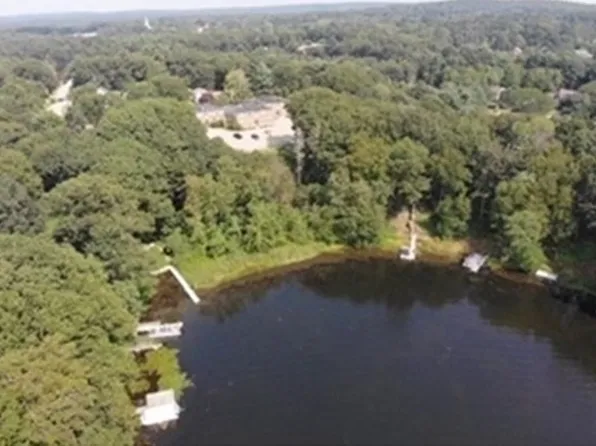 131 Creek St APT 5, Wrentham, MA 02093