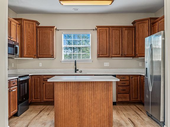 5th image of 50 Belle Forbes Ln