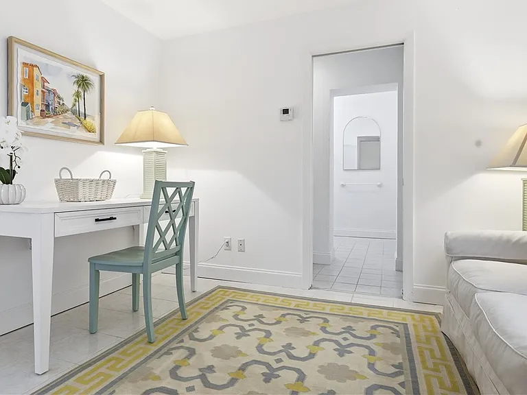 725 Dahlia Ln — Photo 11