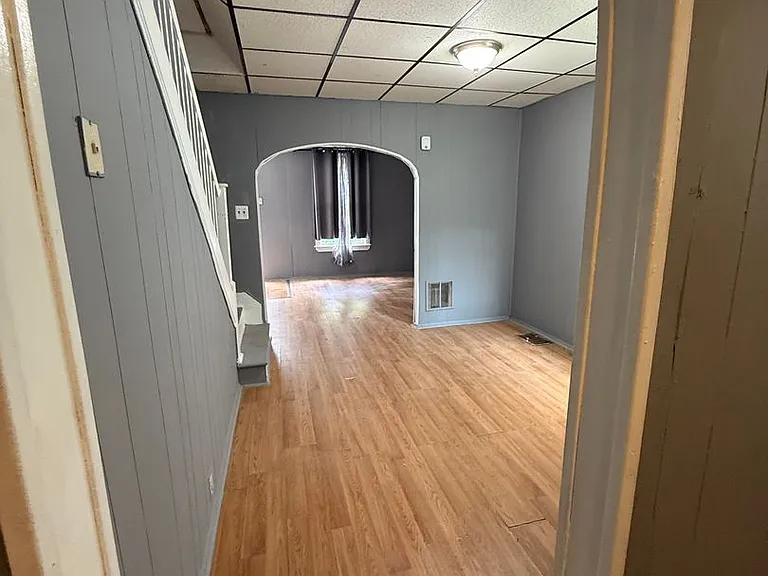 5318 Glenmore Ave — Photo 3