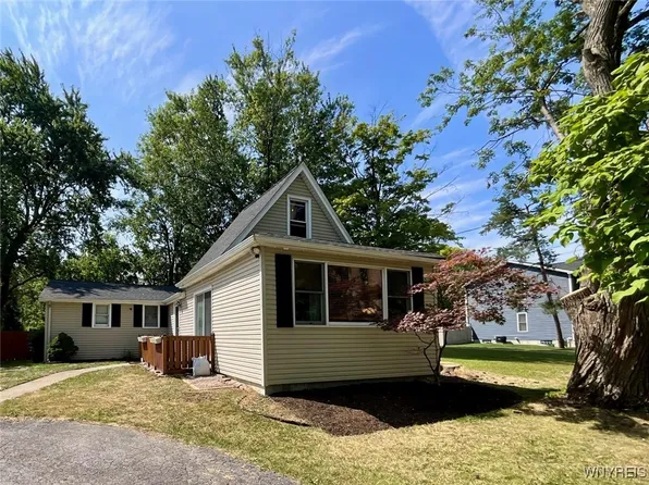 471 Hillside Ave, Orchard Park, NY 14127