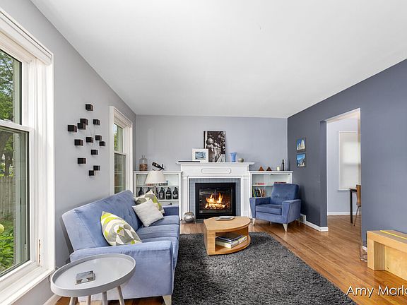 5th image of 2422 Santa Monica Dr SE
