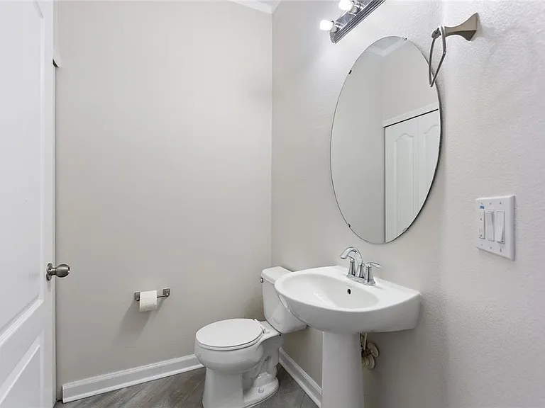 1220 Priory Cir — Photo 23