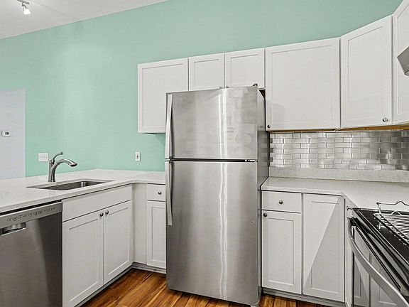 5th image of 2654 S Knightsbridge Cir