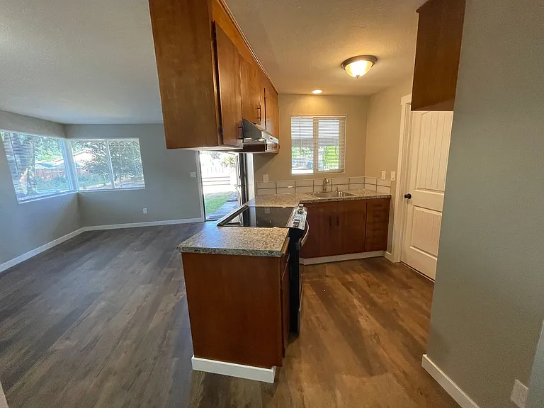 8524 60th Dr NE #1 & 2 — Photo 4
