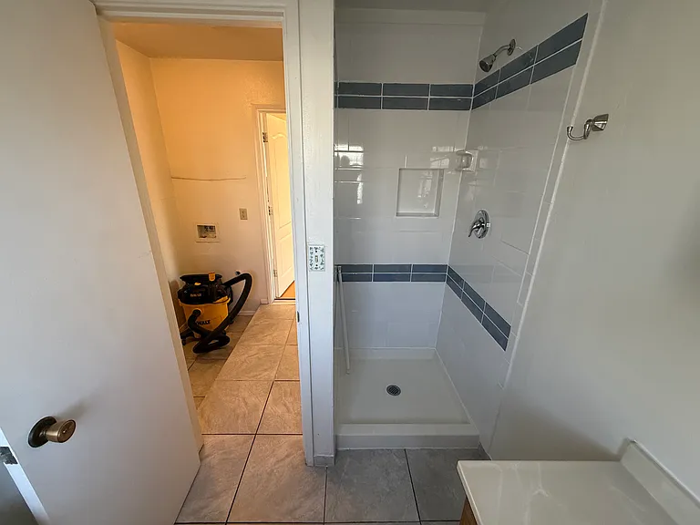 907 Jovian Dr — Photo 6