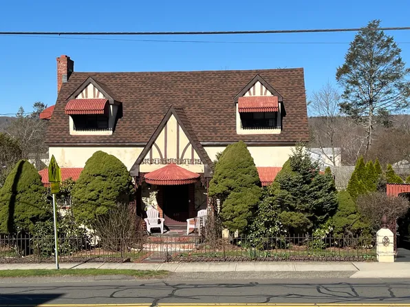 610 Pine Rock Avenue, Hamden, CT 06514