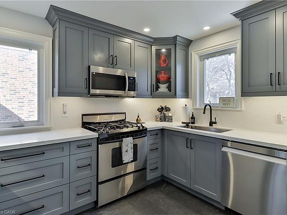 5th image of 65 Craigmore Cres