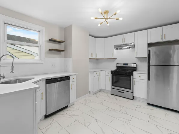 173 Mallory Avenue image 3 of 13