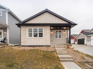 2710 Bomani Dr, Sun Prairie, WI 53590