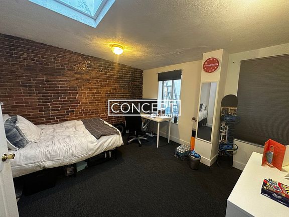 2nd image of 218 Hemenway St #2X