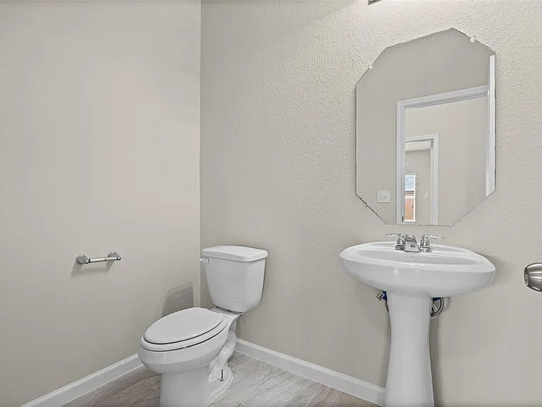 1121 La Conterra Blvd — Photo 11