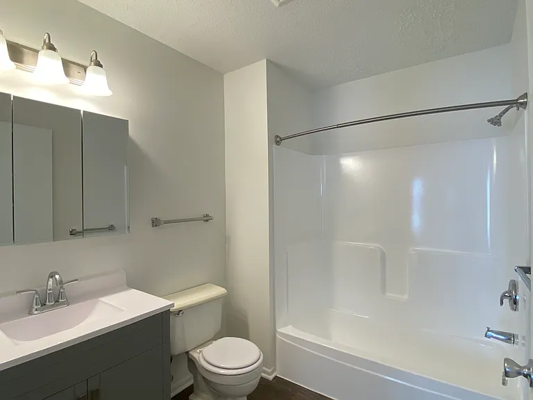 1068 N Raymond Ave #104 — Photo 15