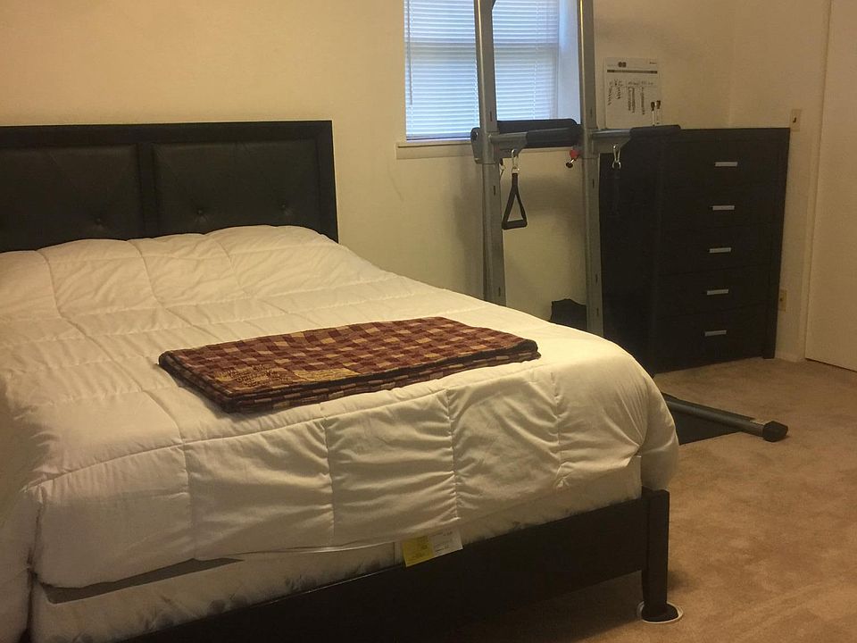 Large bedroom with large closest 