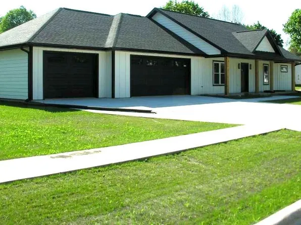 310 N 11th St, Osage, IA 50461