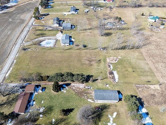 4th image of 702 Township Road 462