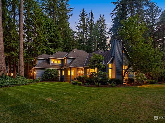 2nd image of 4811 228th Avenue NE