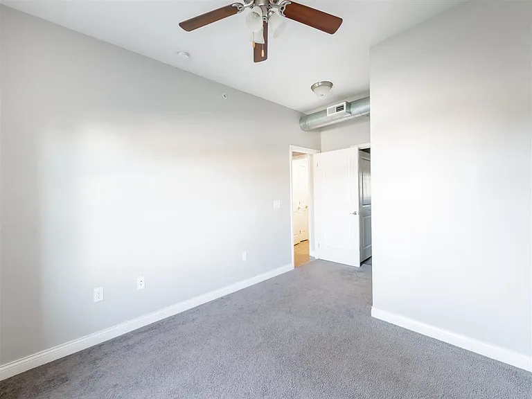 The Commons & Commons Hill Apartments — Photo 38
