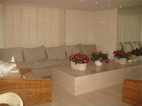 4th image of 665 NE 195th St APT 229