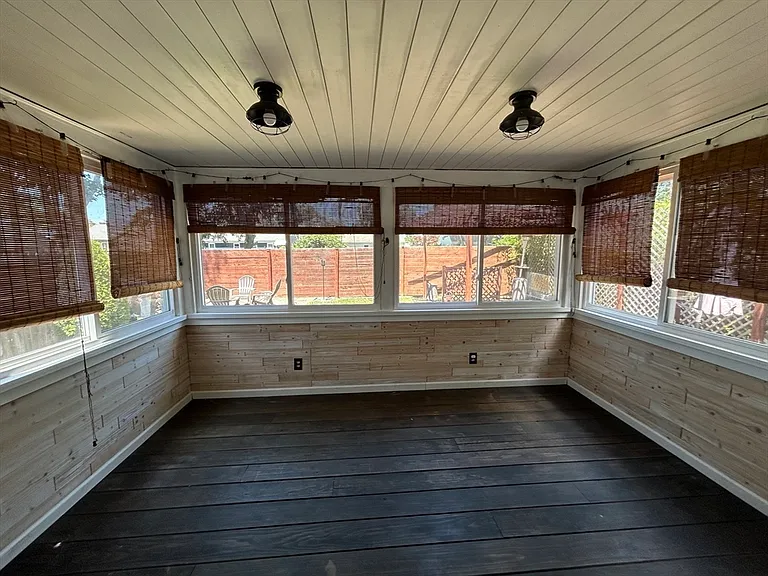 47 Naples Ave — Photo 14
