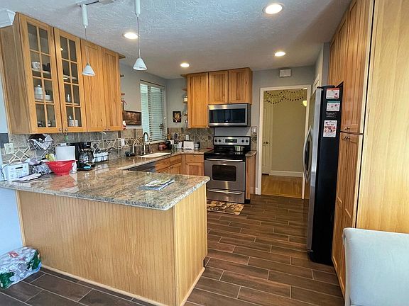 3rd image of 473 Chinook Ln