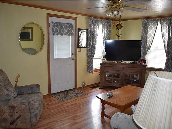3rd image of 6285 Hill St