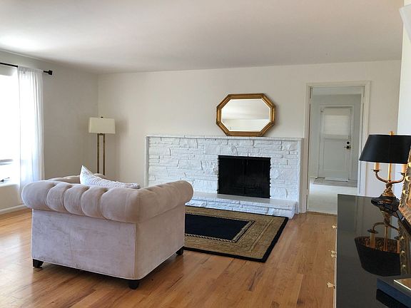 5th image of 820 84th Ave NE