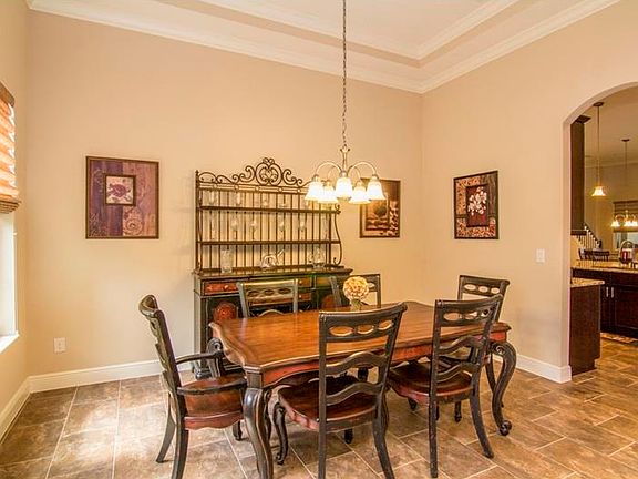 4th image of 32201 Summerglade Dr
