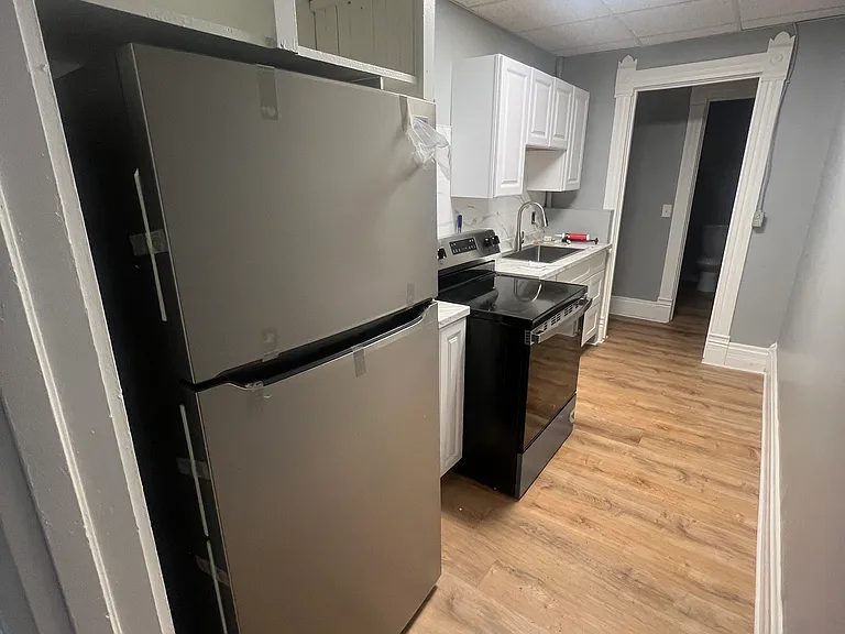 215 Main St #3 — Photo 4