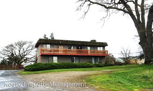 3rd image of 440 SE Barrington Dr