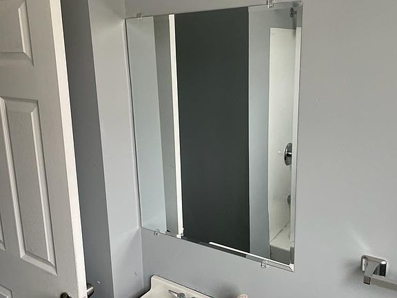 5th image of 3559 Saint Clair St #3561