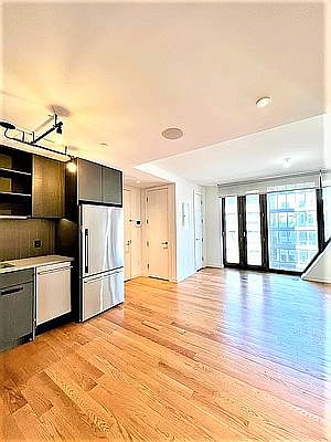 5th image of 123 Melrose St APT 504