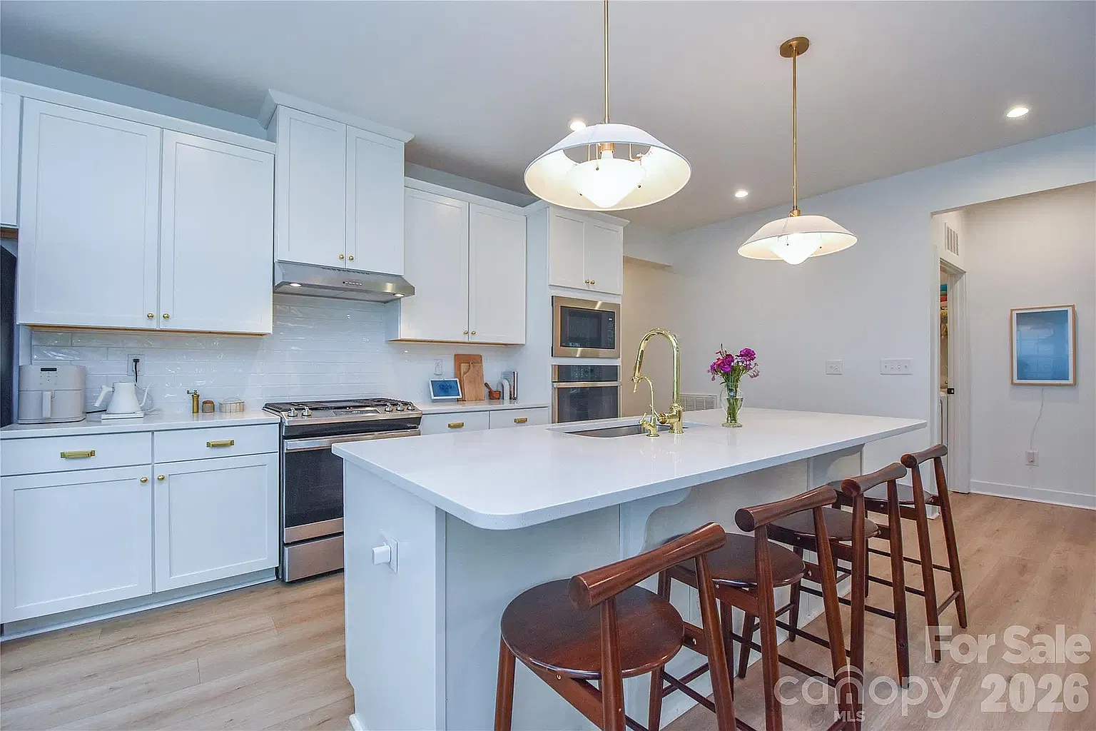 5 bed, 2488 sqft, $2,900 — Photo 3