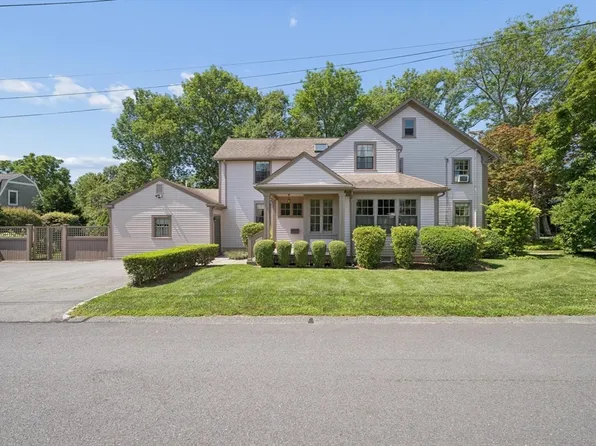 11 Prospect St, Dartmouth, MA 02748