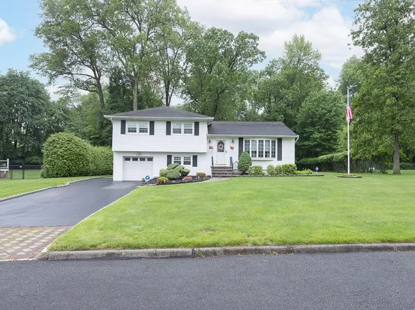 28 Champ Avenue, Pearl River, NY 10965