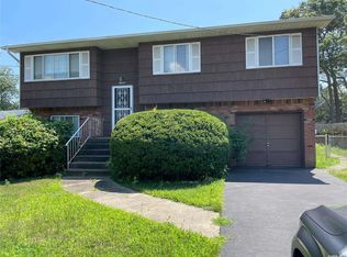 5494 Expressway Dr S, Holtsville, NY 11742