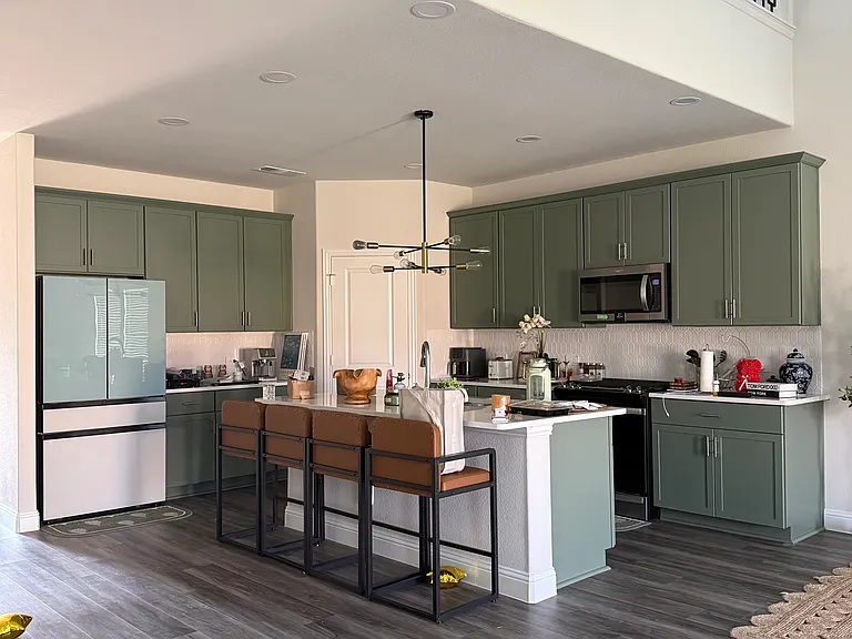 705 Buffalo Dr — Photo 2
