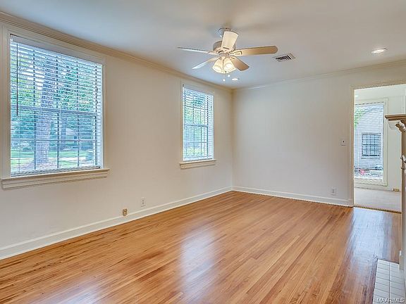 4th image of 2220 Country Club Dr