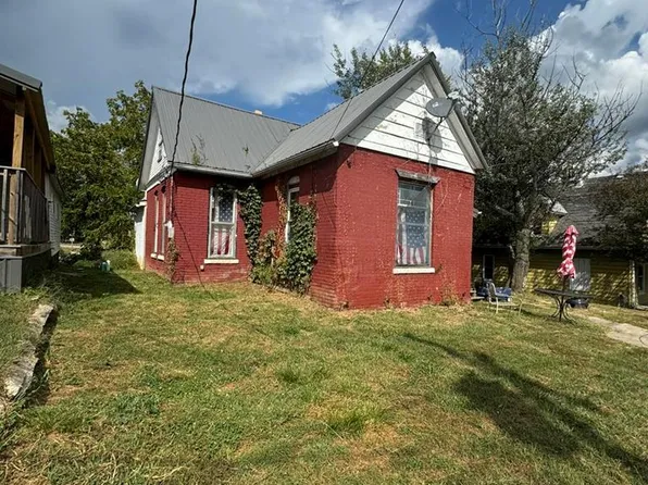 615 E 4th St, Milan, MO 63556