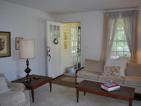 4th image of 2635 Algonquin Ave
