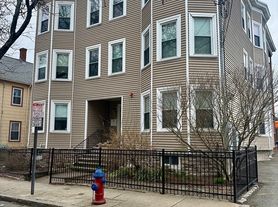 22 Sewall St, Somerville, MA