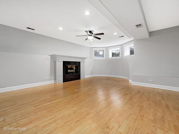 4th image of 845 W Montrose Ave APT G