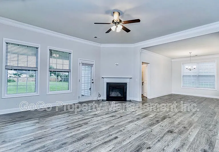110 Northwild Dr — Photo 3