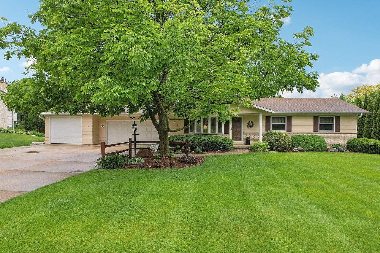 5575 Moonlight Drive, Waunakee, WI 53597 | Zillow