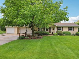 5575 Moonlight Dr, Waunakee, WI 53597