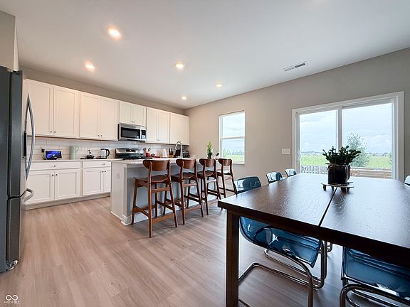 4th image of 8648 Laurelton Pl